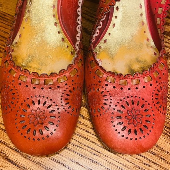 BCBGirls Slingback Wedges - Picture 4 of 10
